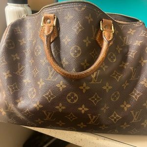 Louis Vuitton speedy 30.